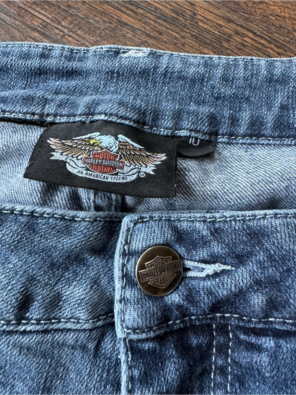 Harley-Davidson Vintage Cut Off Denim Shorts Blue Size 10 Mid Rise Logo Pockets - Picture 4 of 9